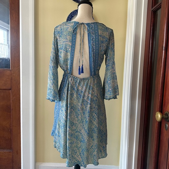 Beautiful Silk Blend, Boho Chic, Knee Length Dress with Cutout Back - Picture 2 of 9